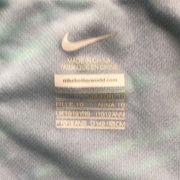 Girls green Nike size 10 swim suit never used - Picture 3 of 3